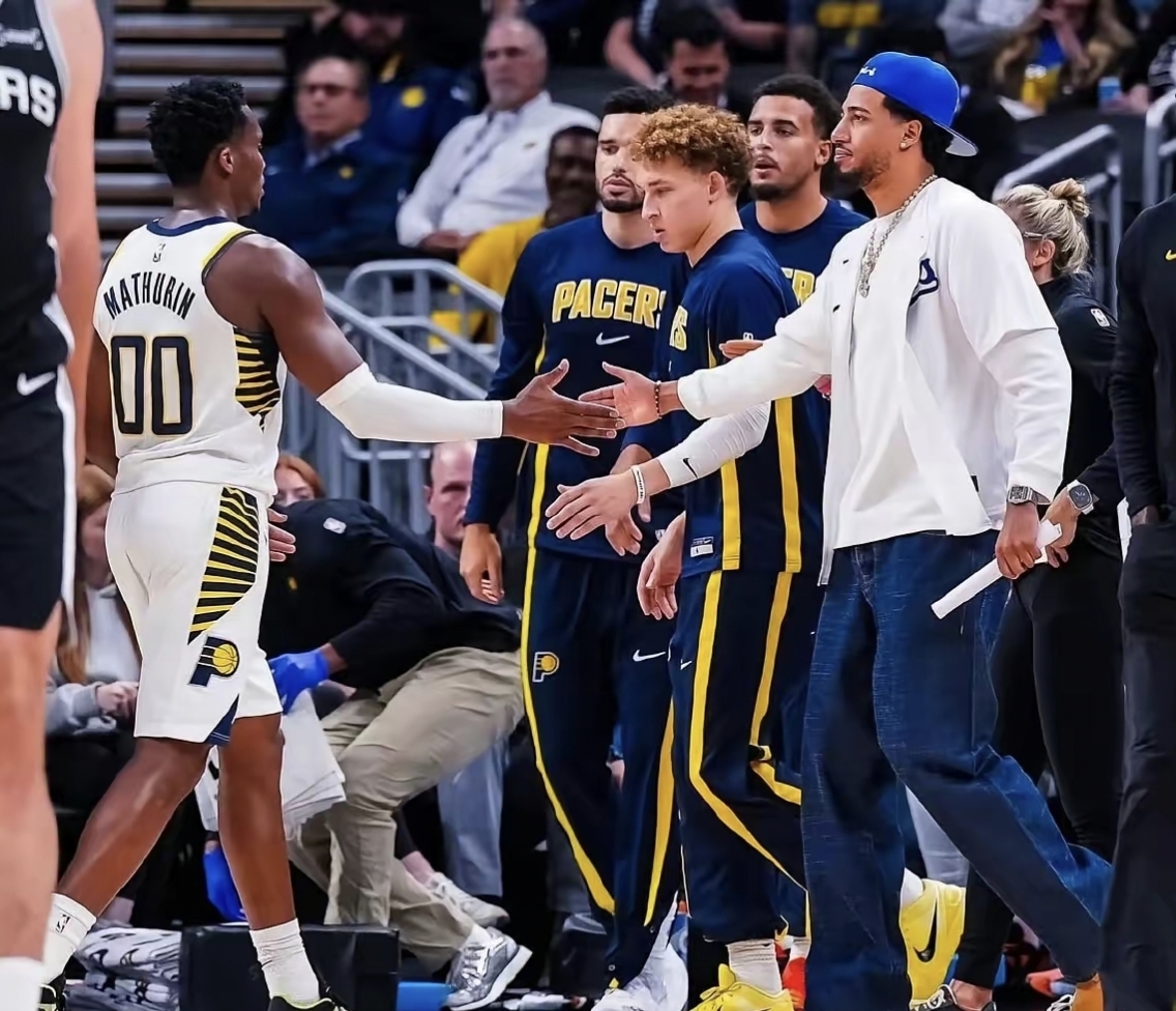 包含大胜引发热议巴塞罗那刷新队史纪录备战NBA常规赛，媒体一致点评：赛前印第安纳步行者主帅复盘的词条